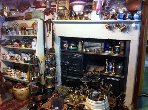 Robsons Antiques photo